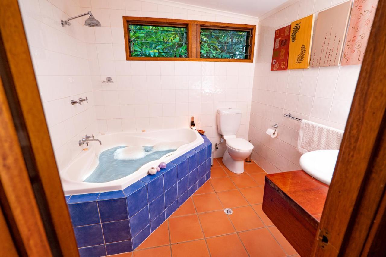Whispering Valley Cottage Retreat Maleny Bagian luar foto
